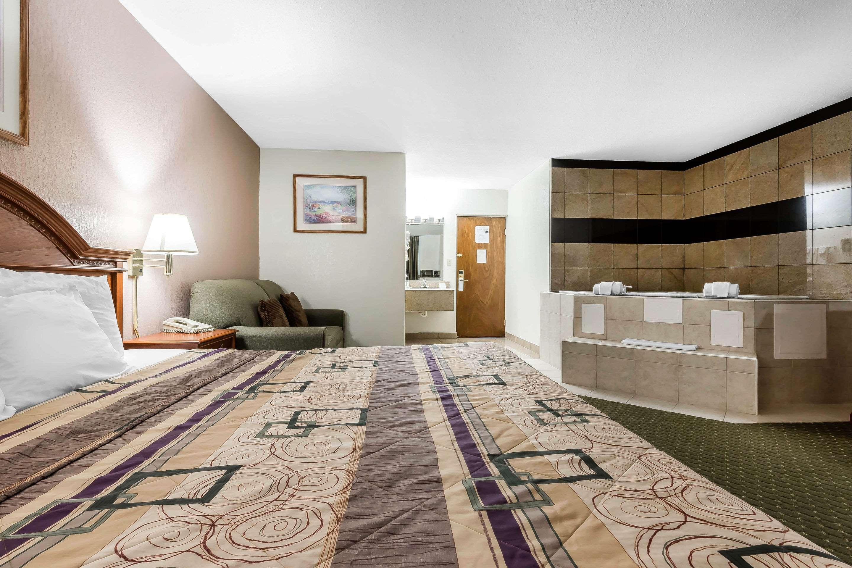 Quality Inn & Suites Binghamton Vestal Exterior foto